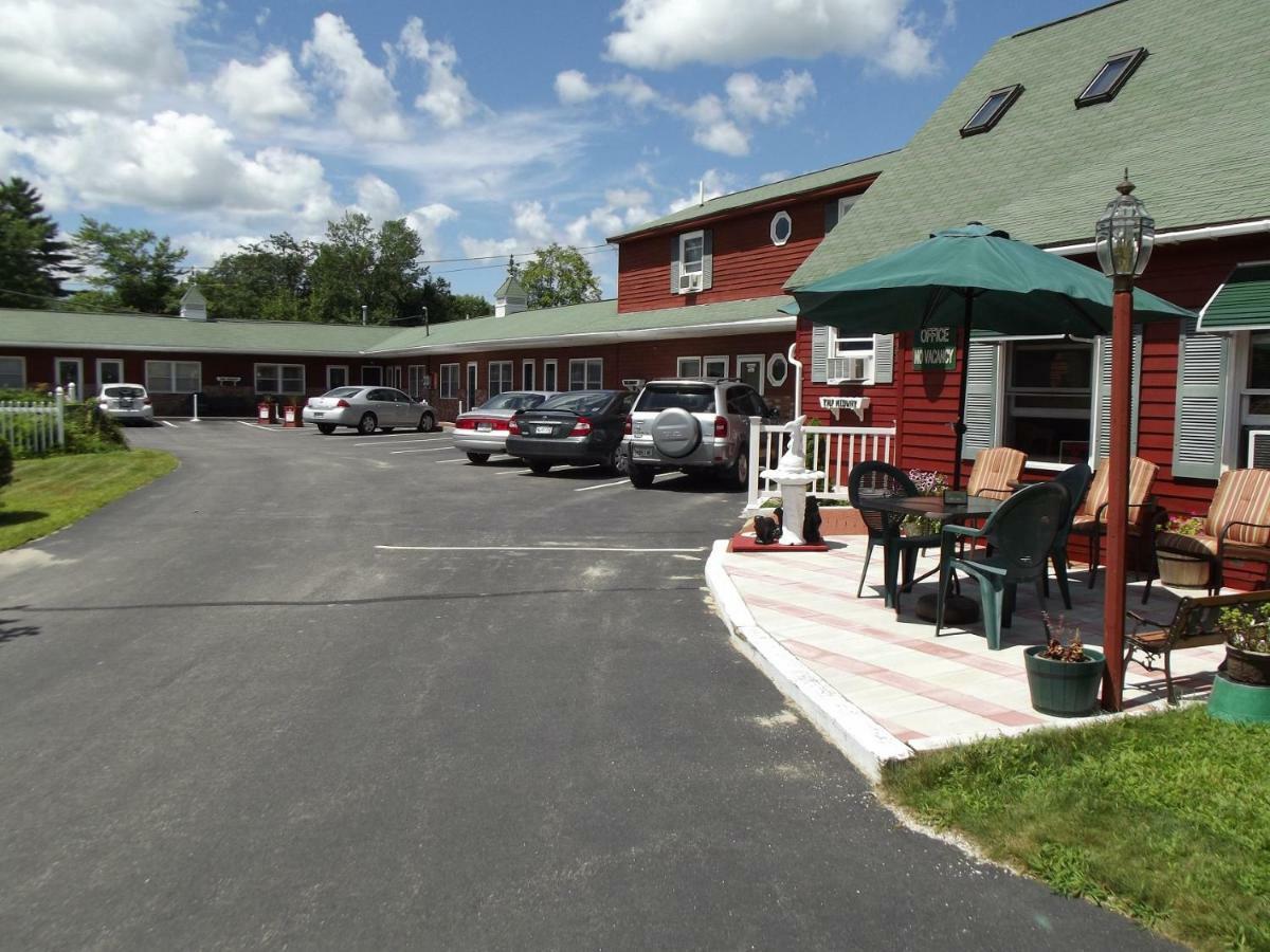 Midway Lodging Cornish Exterior photo