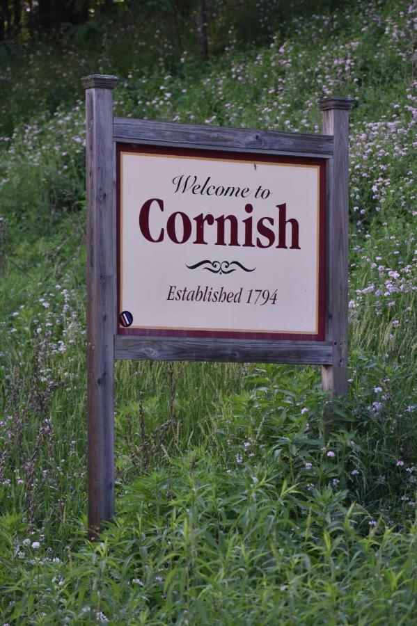 Midway Lodging Cornish Exterior photo